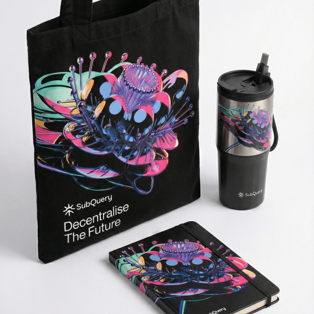 Фирменный Welcome pack с шоппером, худи и термокружкой.