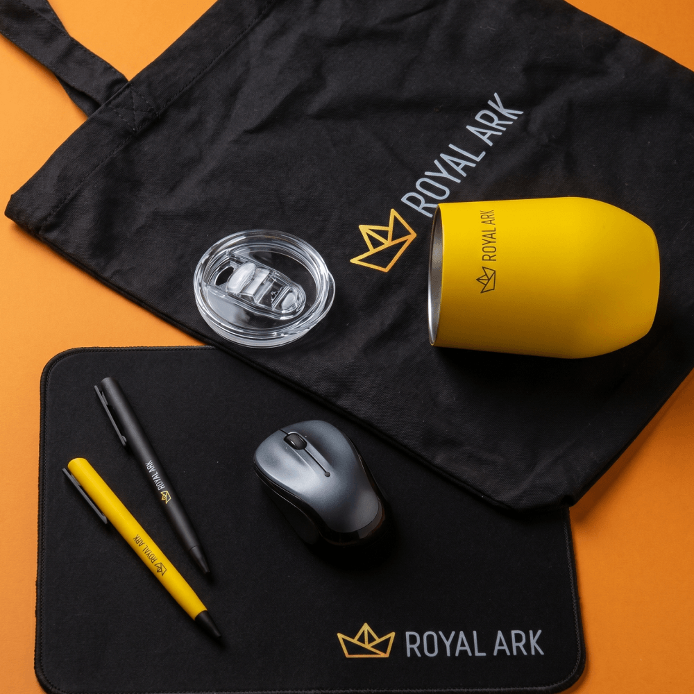 Каким может быть office swag для iGaming студии?