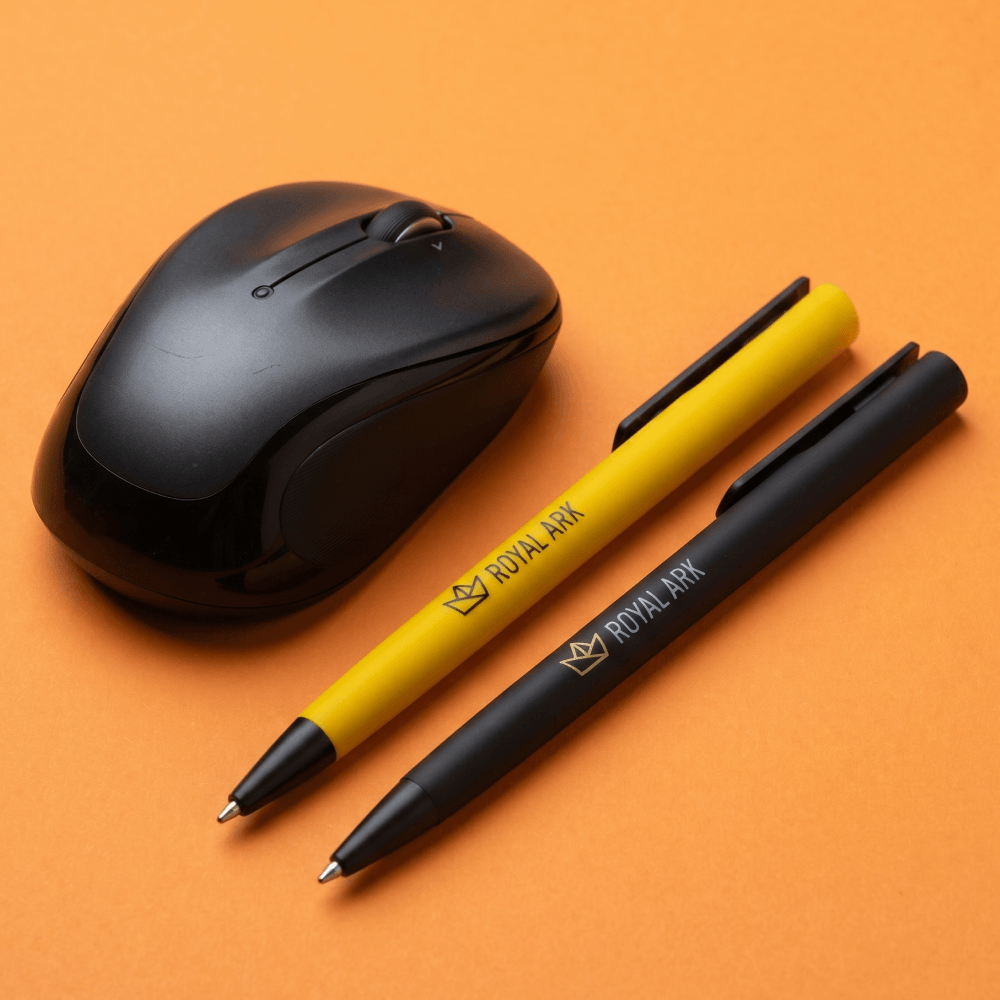 Каким может быть office swag для iGaming студии?