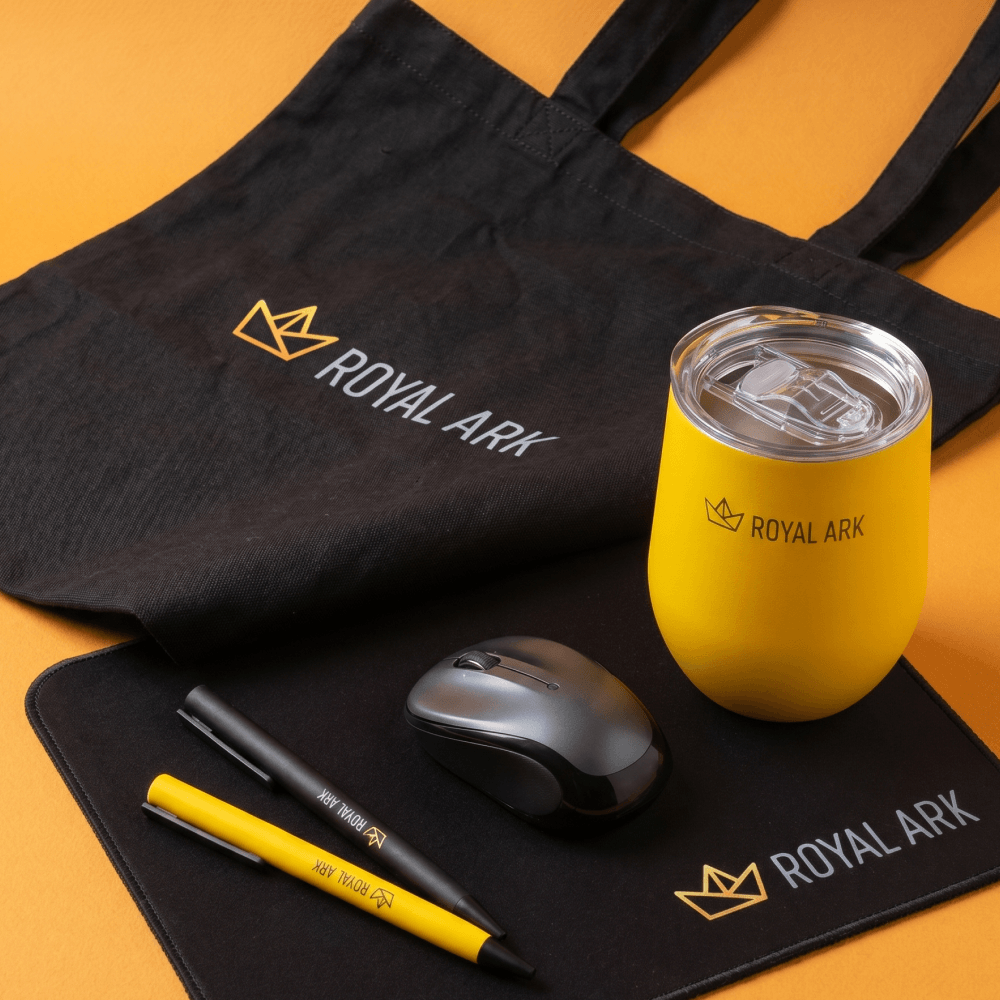 Каким может быть office swag для iGaming студии?