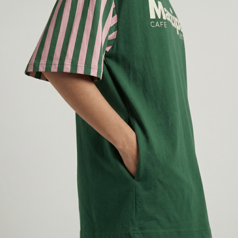 Футболка-платье для Marzipan Café как трендовый fashion merch