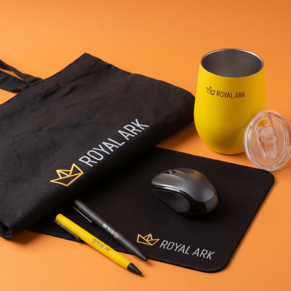 Каким может быть office swag для iGaming студии?